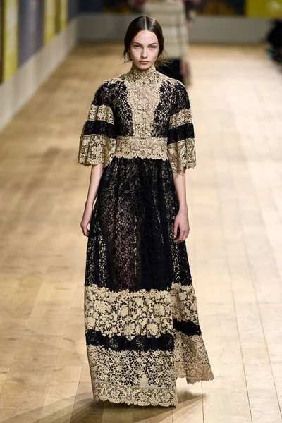 Look 23